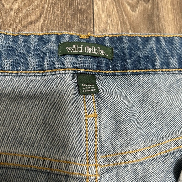 Wild Fable high rise mom Jean shorts Size 14/32R - Picture 4 of 4